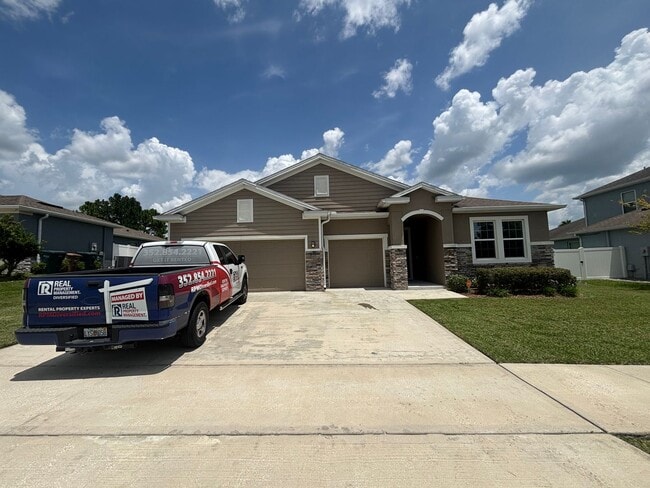 Building Photo - Spacious 4/2.5 Near 200 Rental