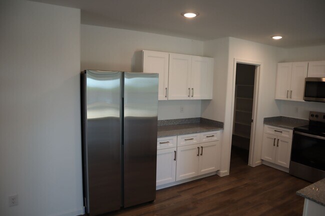 Photo - ~Pristine 2024 Luxury Home with Majestic Mountain Views~