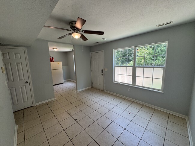Building Photo - 231 SE 121st Rd Unit 4