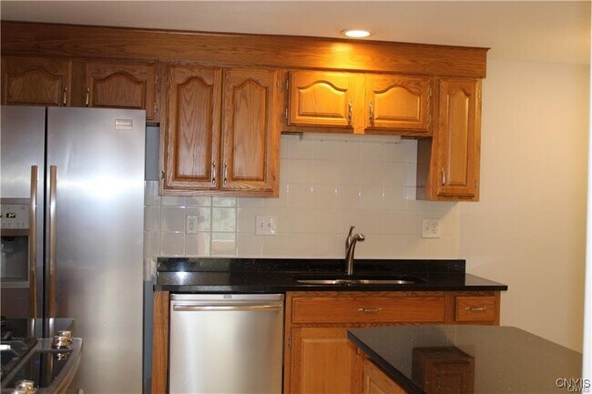 Photo - 4785 Huntwood Path