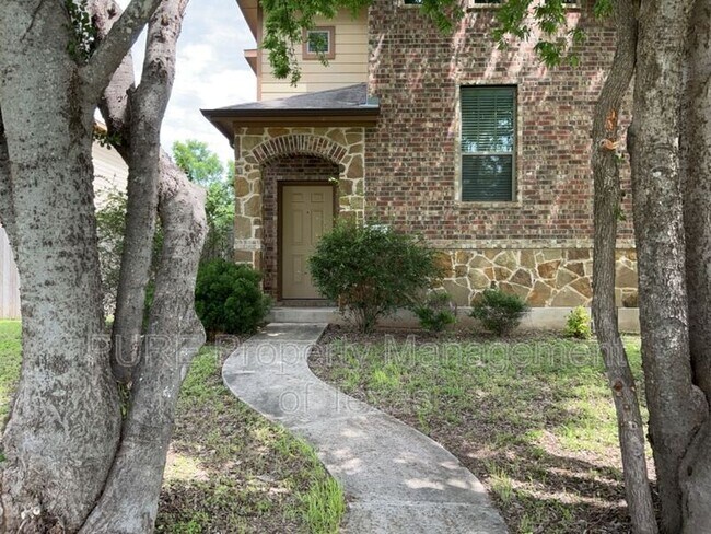 Photo - 215 N College St