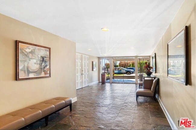 Vestíbulo - 8535 Knoll N W Dr Unidad 106