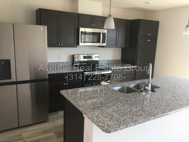 62 Mora Blvd