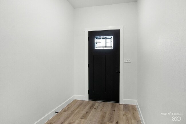 Photo - Newer Split Floor plan Home!!