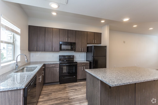 3BR, 2.5BA - Maple