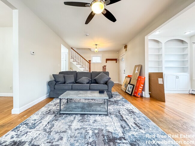 Photo - 147 Wrentham St