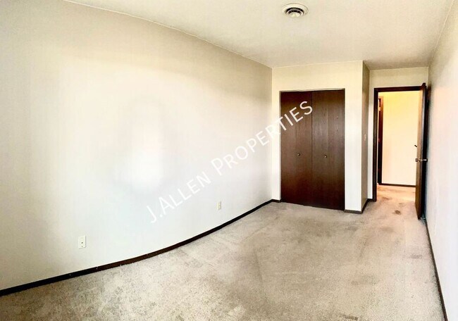 Photo - 606 Prairie Ave