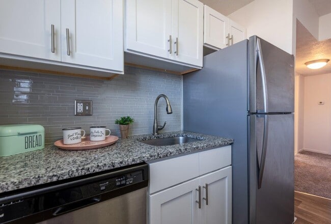 Photo - Waverlywood Apartments and Townhomes