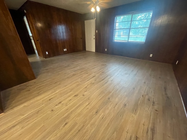 Photo - 1610 Dellis St