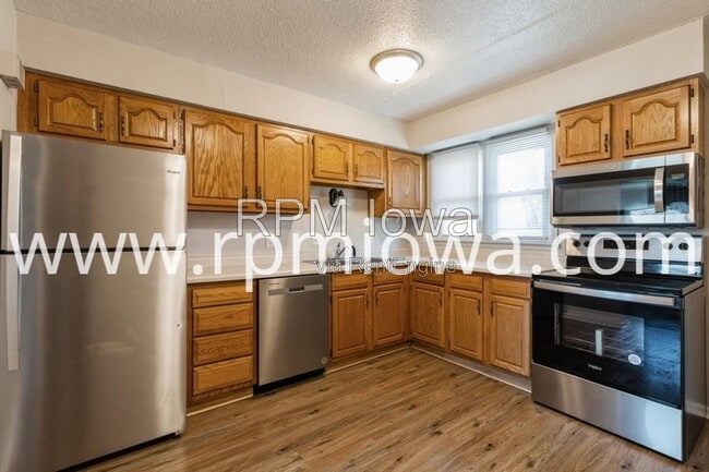 Photo - 215 NW Arlan Dr