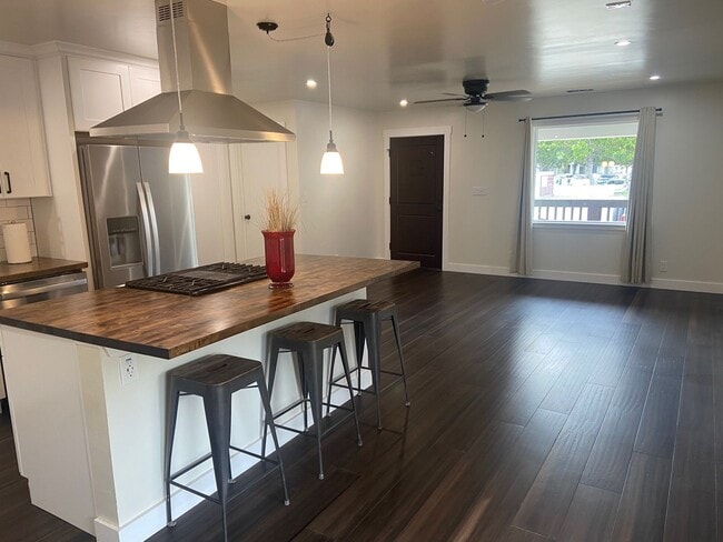 Photo - South St Unit Front House