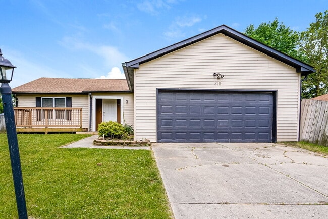 Building Photo - 819 Bitter Bark Ln