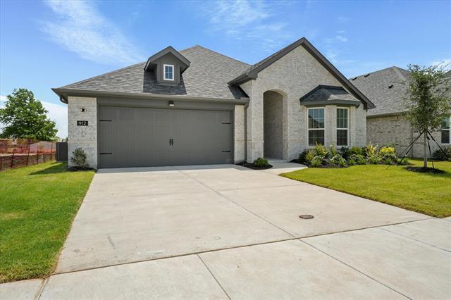 912 Lido Ln