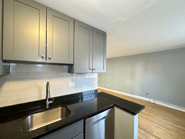 Photo - 663 W Grace St Unidad 301