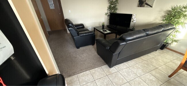 Photo - 9225-9293 93 Ave Unité 305