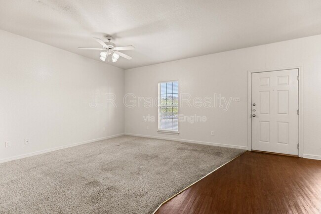 Photo - 10007 Amber Cir