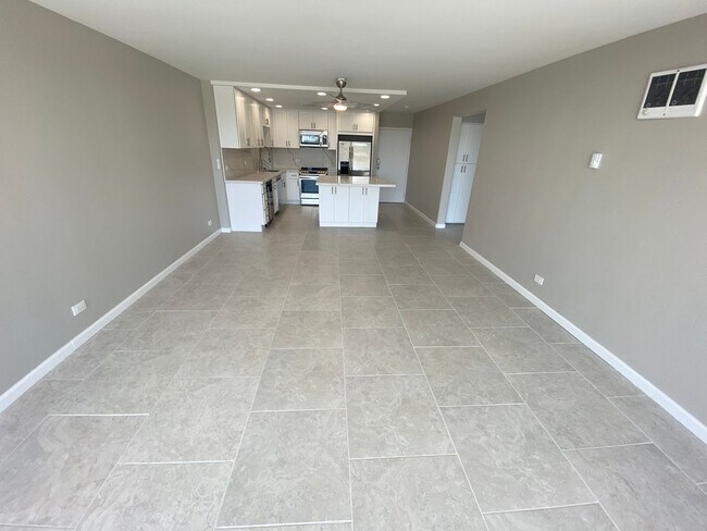Photo - Pacific Beach - 3 blocks to Beach! 2bd/2ba Spacious 6th floor condo remodeled in 2022! Spectacul...