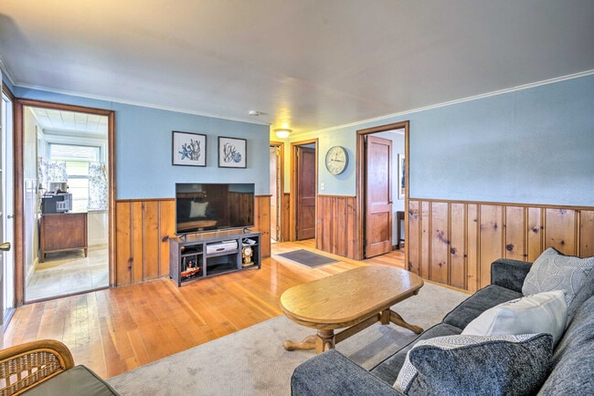 Building Photo - 1632 Center St Unit ID1300095P