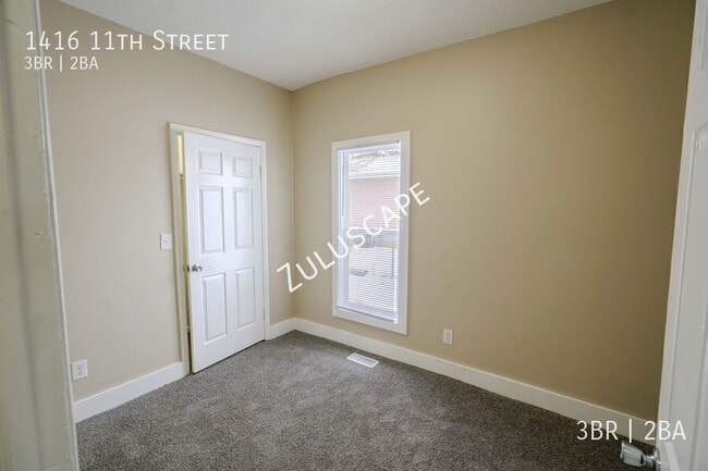 Photo - 1416 W 11th St