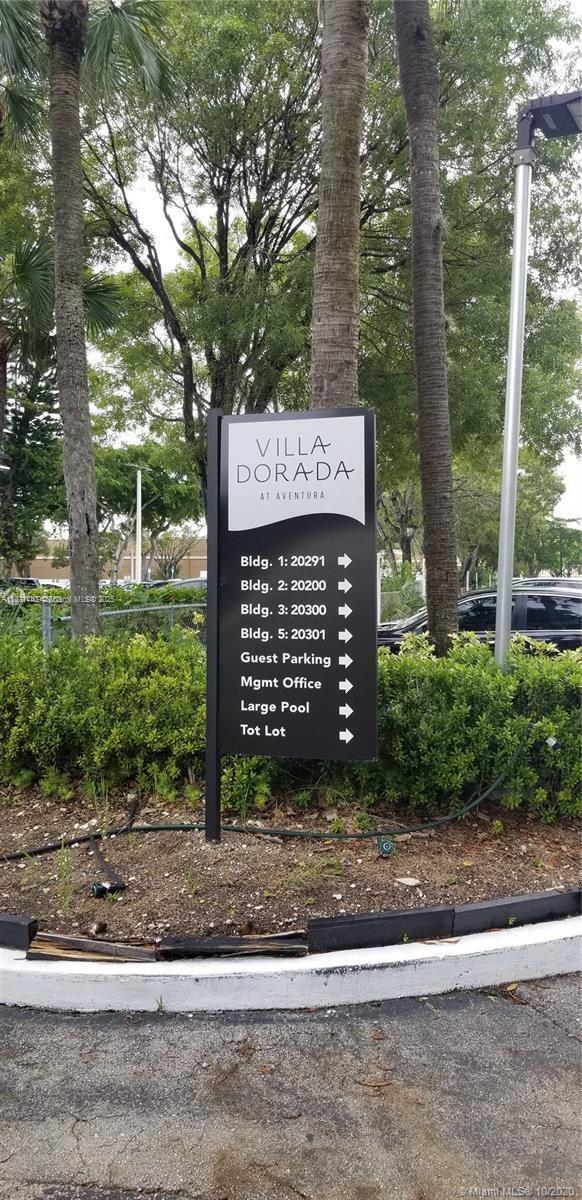 Photo - 20200 W Country Club Dr