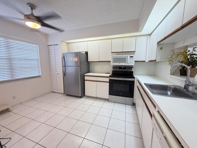 Photo - 800 SW 125th Way Unit 308O
