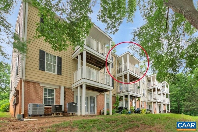 Building Photo - 1242 Villa Ln