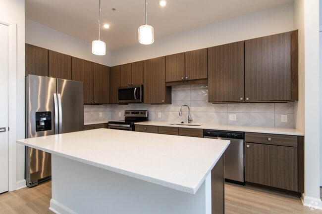 1BR, 1BA - 750 SF - B1