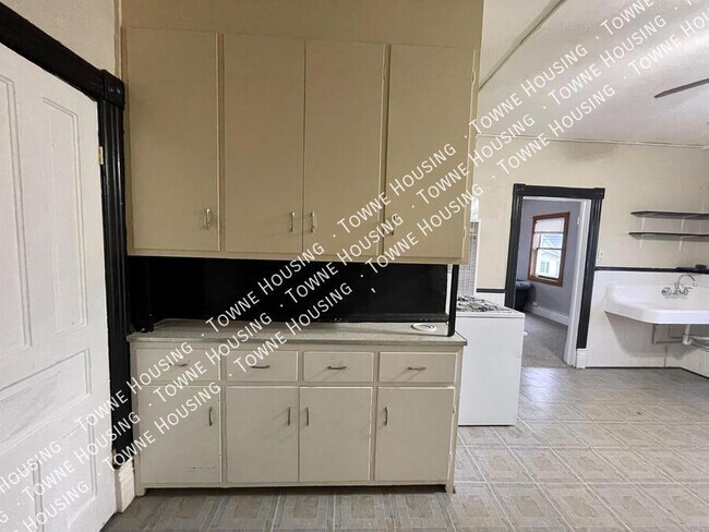 Photo - 95 Burlington Ave Unit 2