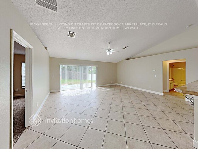 1404 Windy Bluff Dr