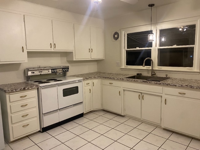 Photo - 1710 Alexander Cir