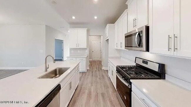520 Blue Daze St