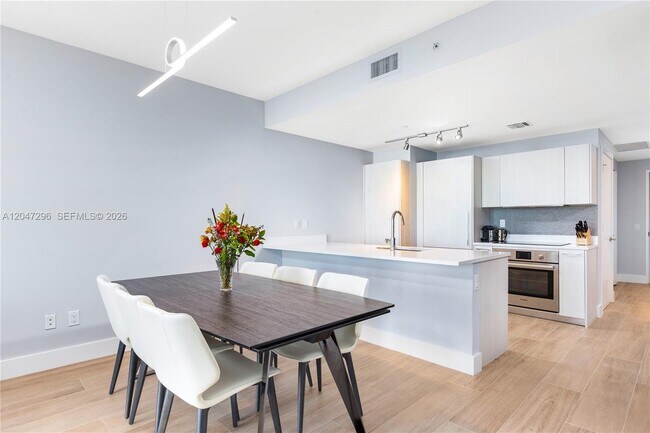 Building Photo - 501 NE 31st St Unit 1710