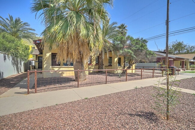 Photo - 1121 N 5th St
