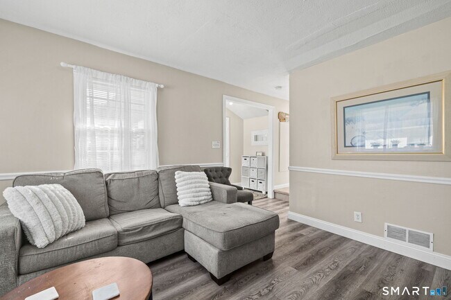 Photo - 116 College Pl