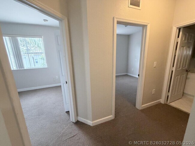 Photo - 933 NE 42nd Ave