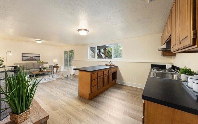 Photo - 11835 SE Valley View Ter