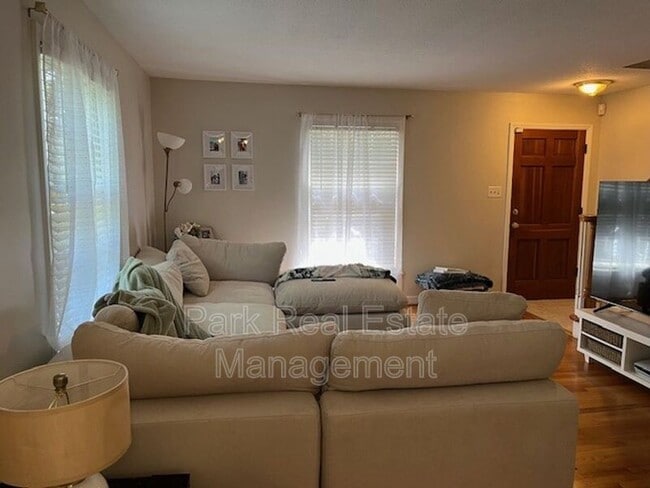 Photo - 218 Ransom St