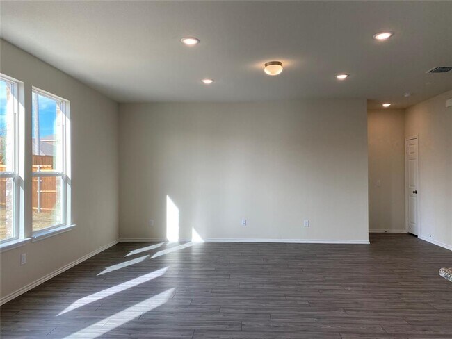 Photo - 2008 Hummingbird St