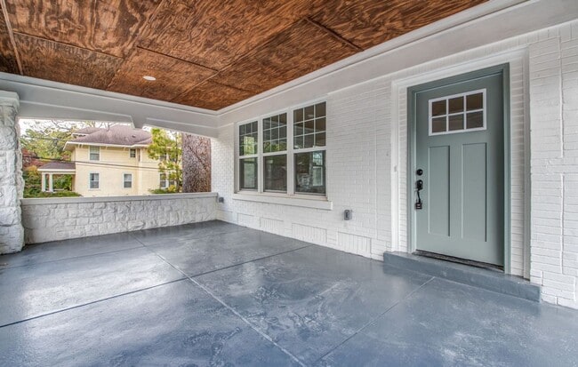 Photo - Elegant Midtown Memphis Single-Family Home for Lease