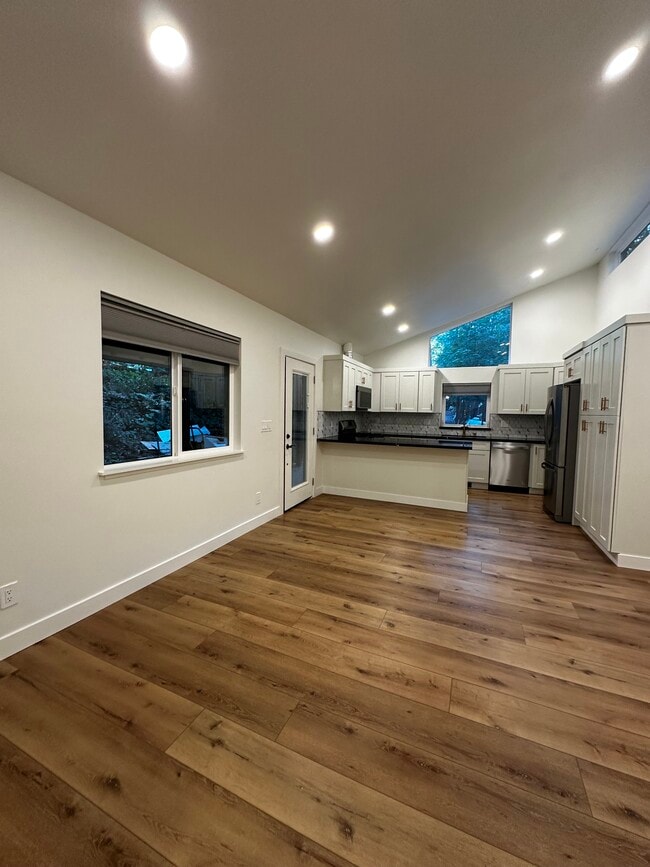 Photo - 206 Sequoia Rd