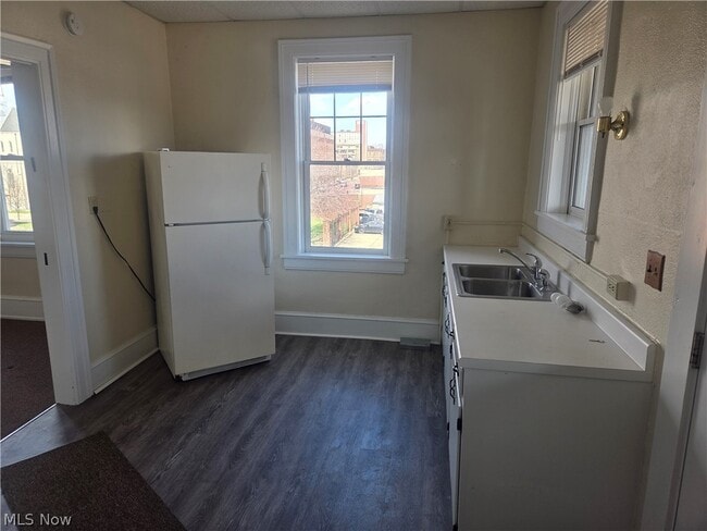 Photo - 534 Cleveland Ave SW