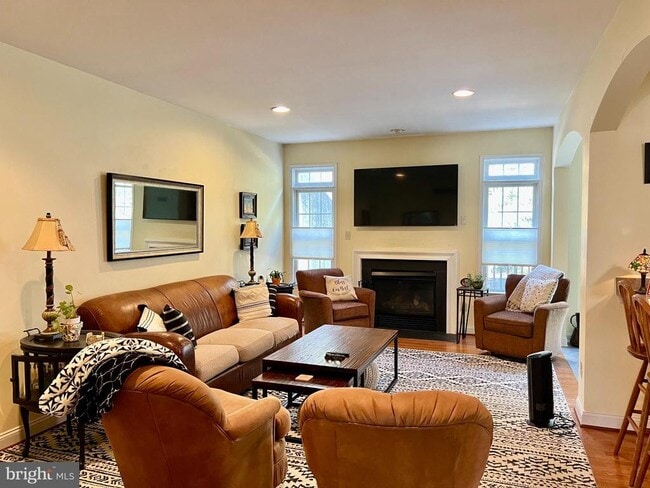 Photo - 668 Greycliffe Ln