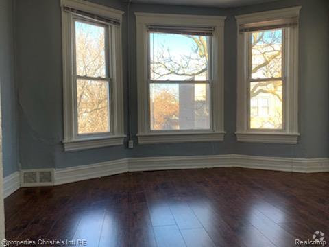 Building Photo - 4207 4th St Unit 7 Rental