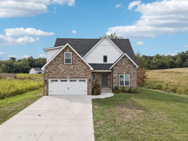Building Photo - 3 Bedroom 2 1/2 Bathroom Home!!