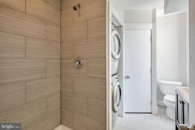 Photo - 1720 N Marshall St Unit 2