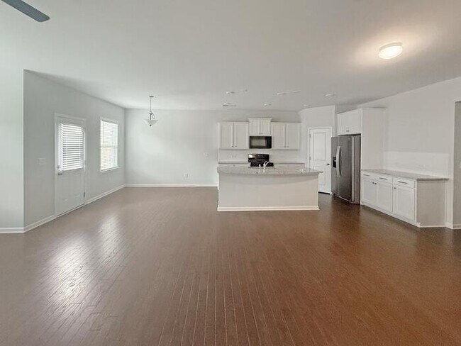 Photo - 1693 Maston Rd