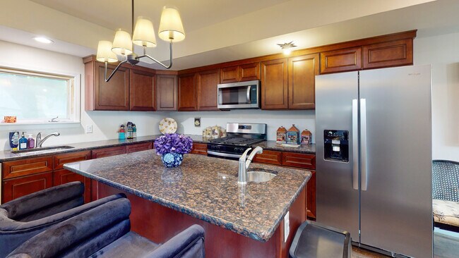 Family Friendly : 6BR Near Beaumont & Ascension St. John