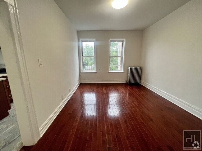 Building Photo - 3BR 1BA 1100sft Floor Through Rental