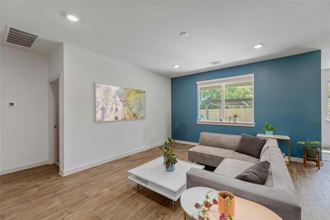 Photo - 202 Big Sandy Creek Dr