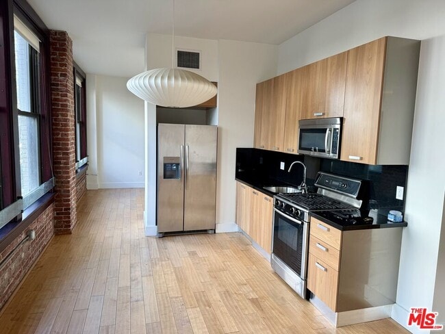 Photo - 460 S Spring St Unit 303